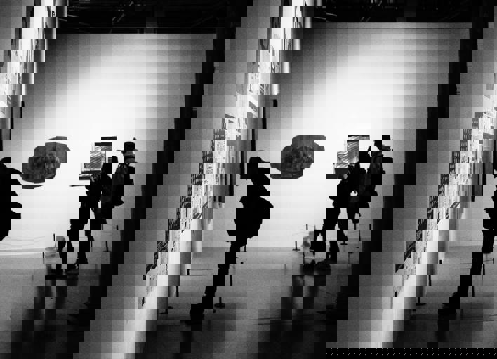 Exposição Interativa de Arte Digital Atrai Público Diversificado ao Centro Cultural